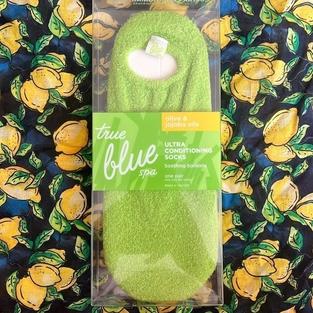 Brand New Bath & Body Works True Blue Ultra Conditioning Socks Soothing Socklets